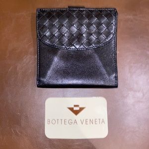 Bottega Veneta Authentic Vintage Woven Flap Snap Black Leather Bifold w/ coin